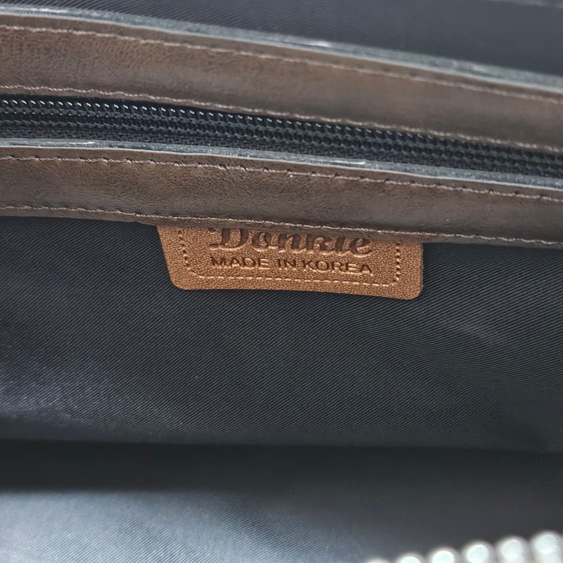 돈키 숄더백 다크브라운 상품이미지4