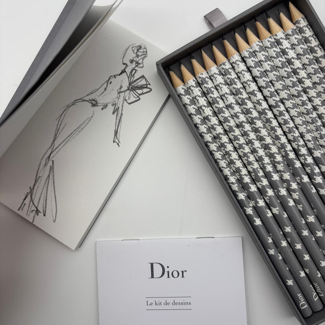 Dior 디올 연필 12개+공책 [JFC12540-826-8] 상품이미지2