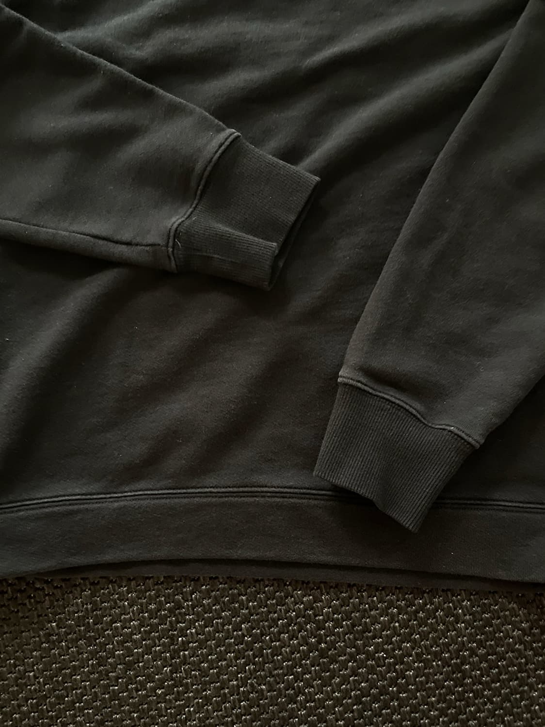 CP컴퍼니 맨투맨 입니다. 상품이미지6