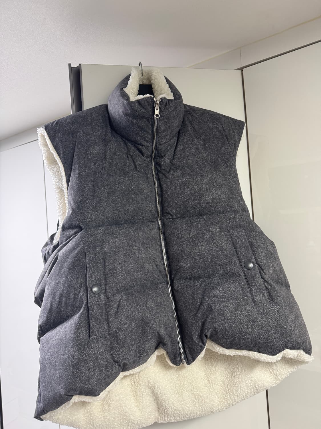 Iro paris 이로 패딩베스트 새상품 상품이미지1