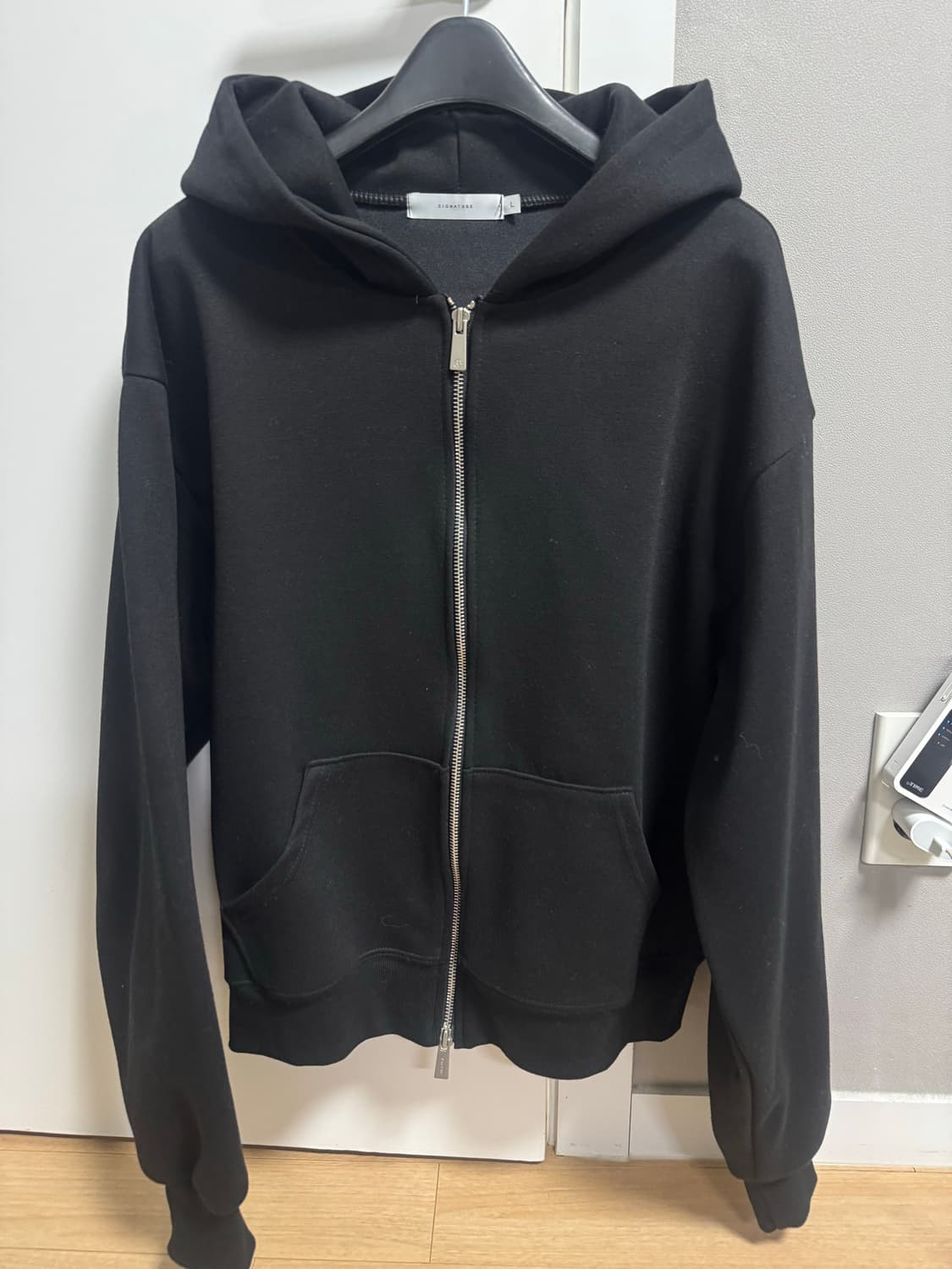 시그니처 투웨이 크롭 후드집업 블랙 L95 상품이미지3