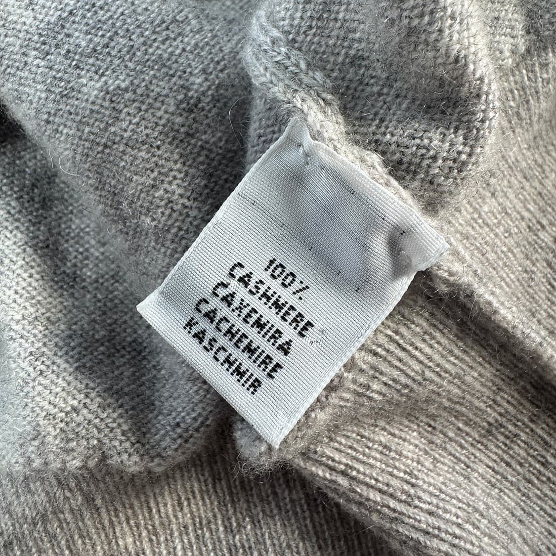 벨그라비아 캐시미어100 브이넥 니트 상품이미지3