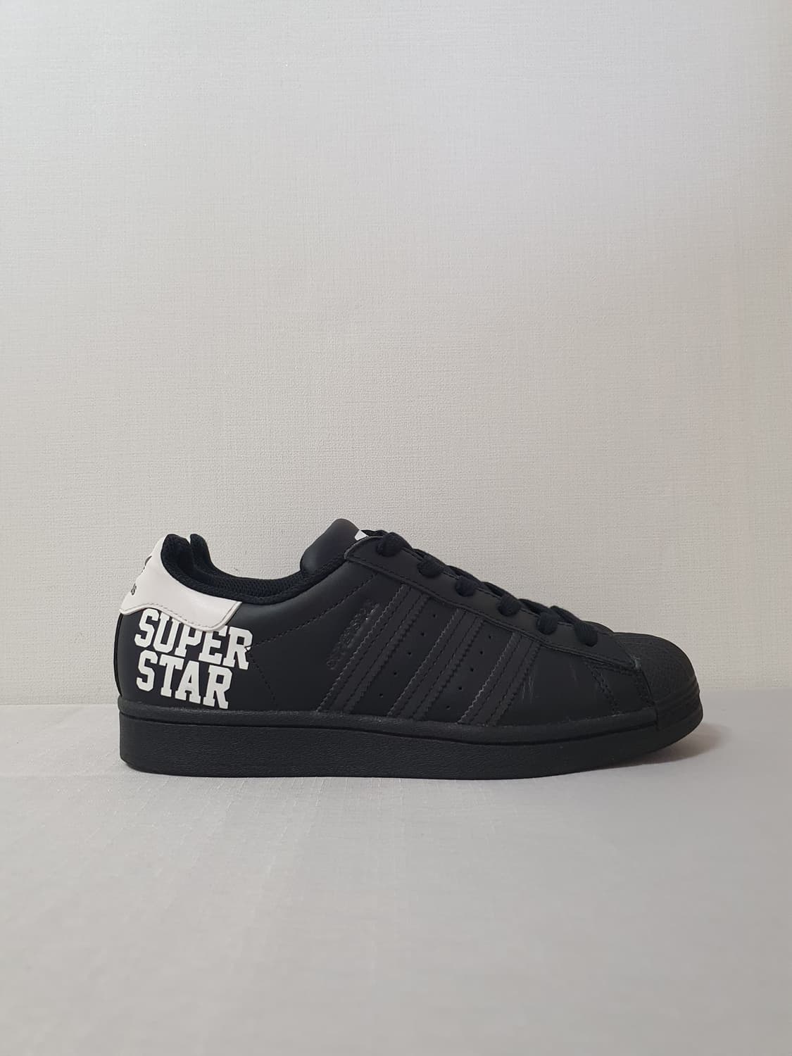 240mm / 아디다스 슈퍼스타 FV Black 상품이미지1