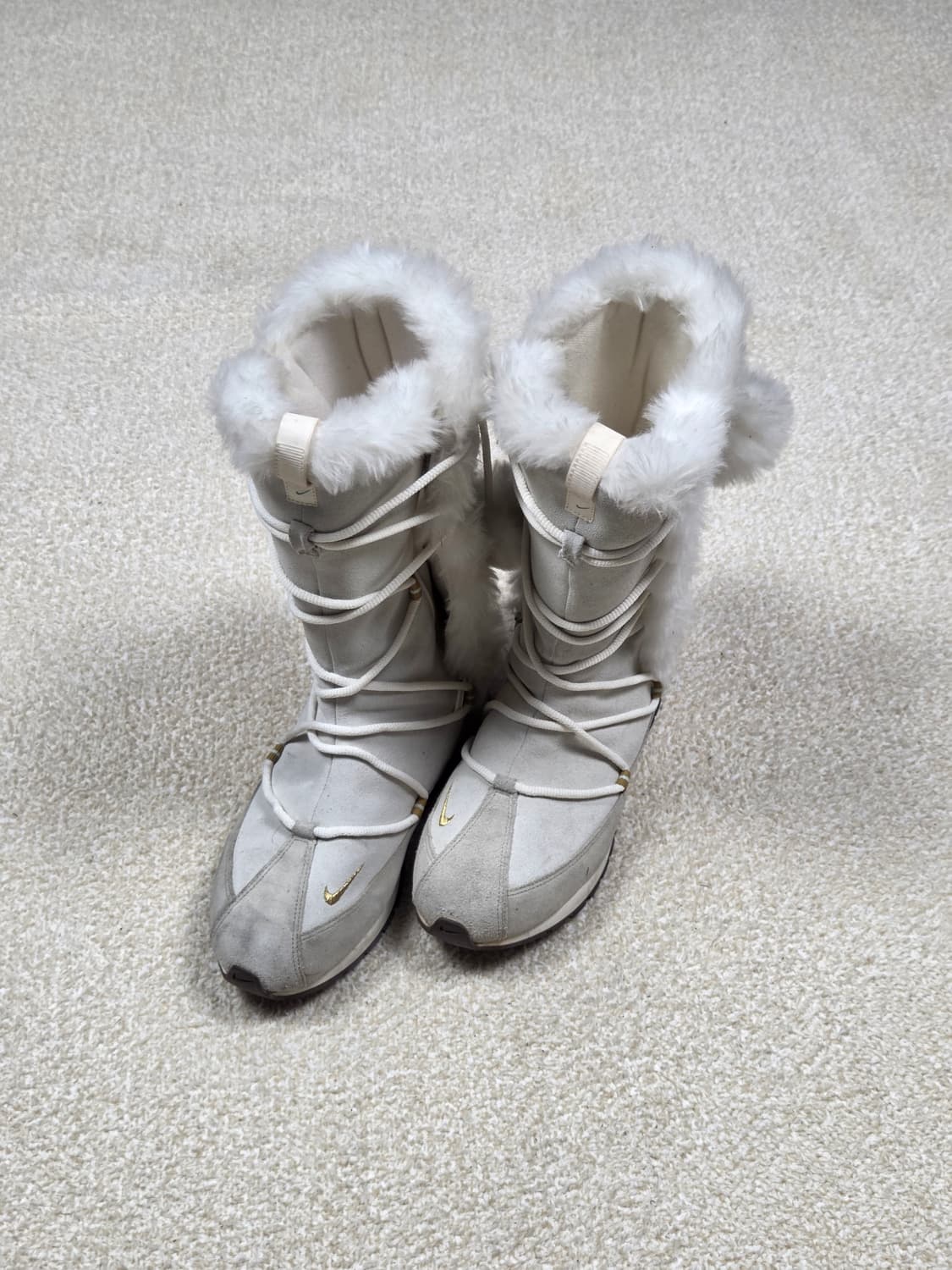 [나이키] 빈티지 스웨이드 하이 폼폼 퍼 스노우 부츠 | 00228 상품이미지1