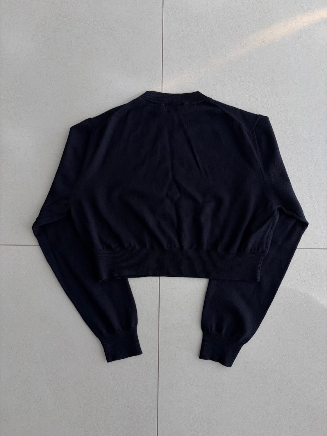 미우미우 네이비 크롭 울 스웨터 상품이미지3