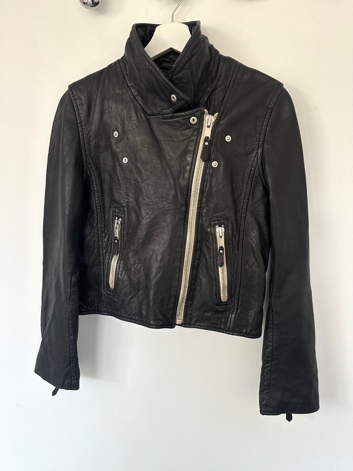 이자벨마랑 사선 하이넥 바이커 레더 자켓 상품이미지2