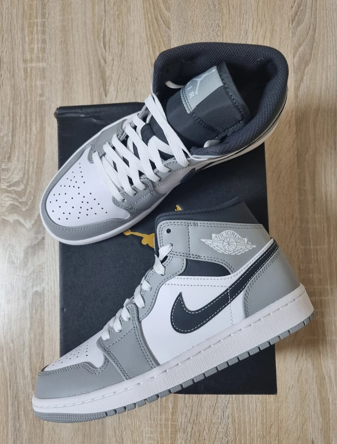 [250]조던1 미드 스모크그레이 앤트러사이트(Mans) 상품이미지1