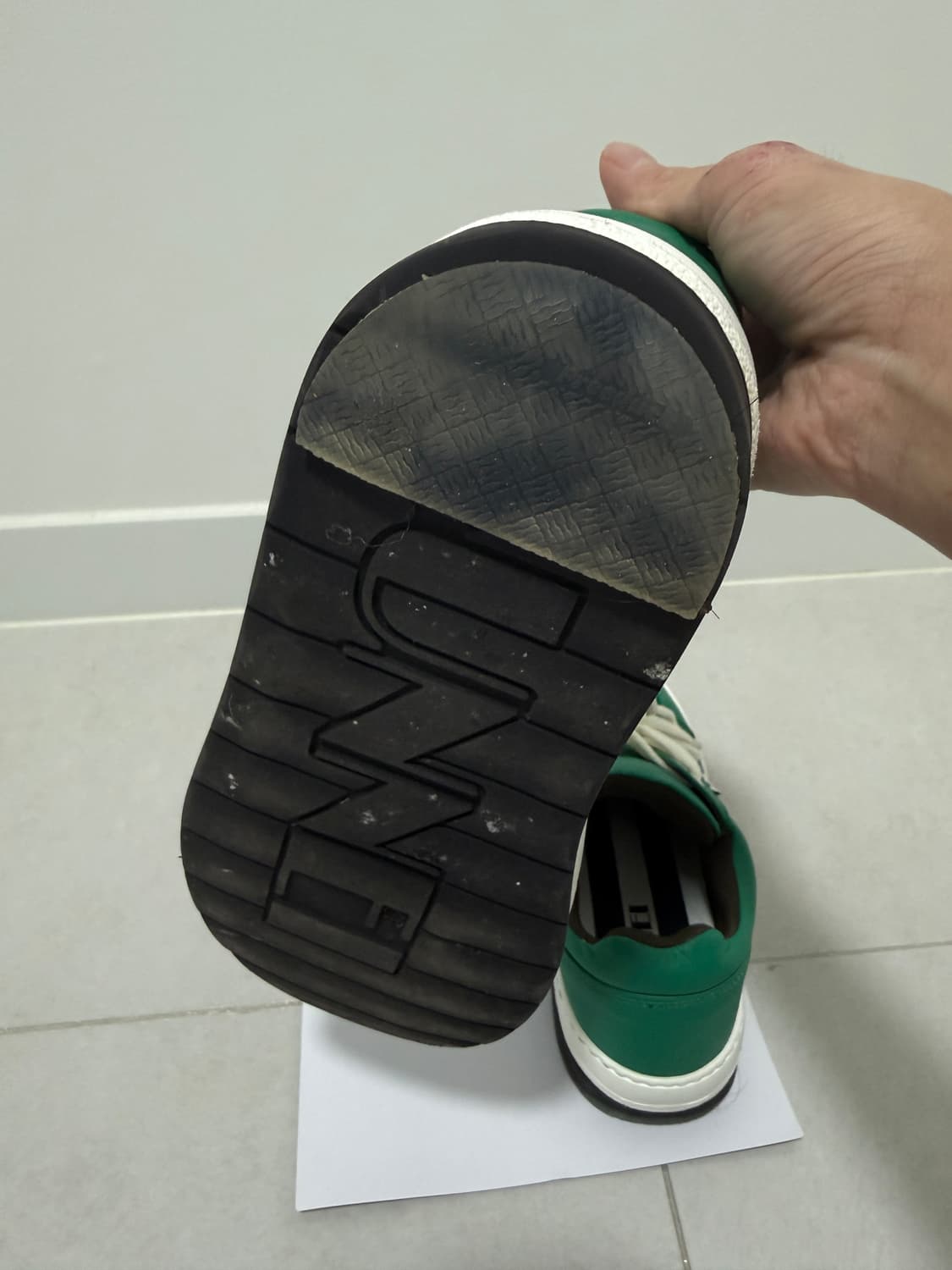 써네이 39사이즈 그린 팝니다 상품이미지5