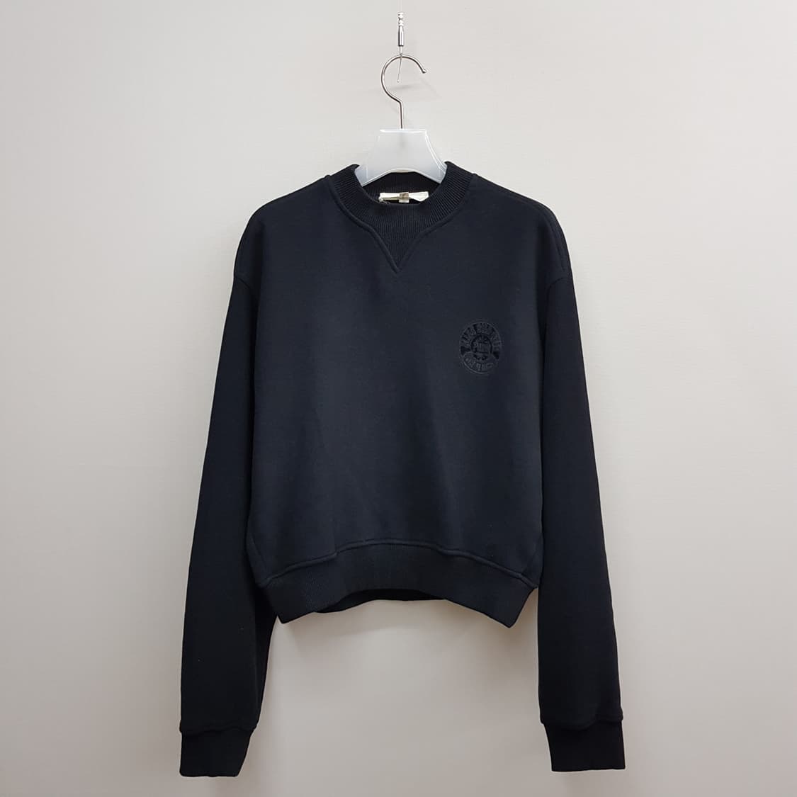 아떼바네사브루노 2022 로고 자수 크롭  맨투맨 S사이즈 상품이미지2