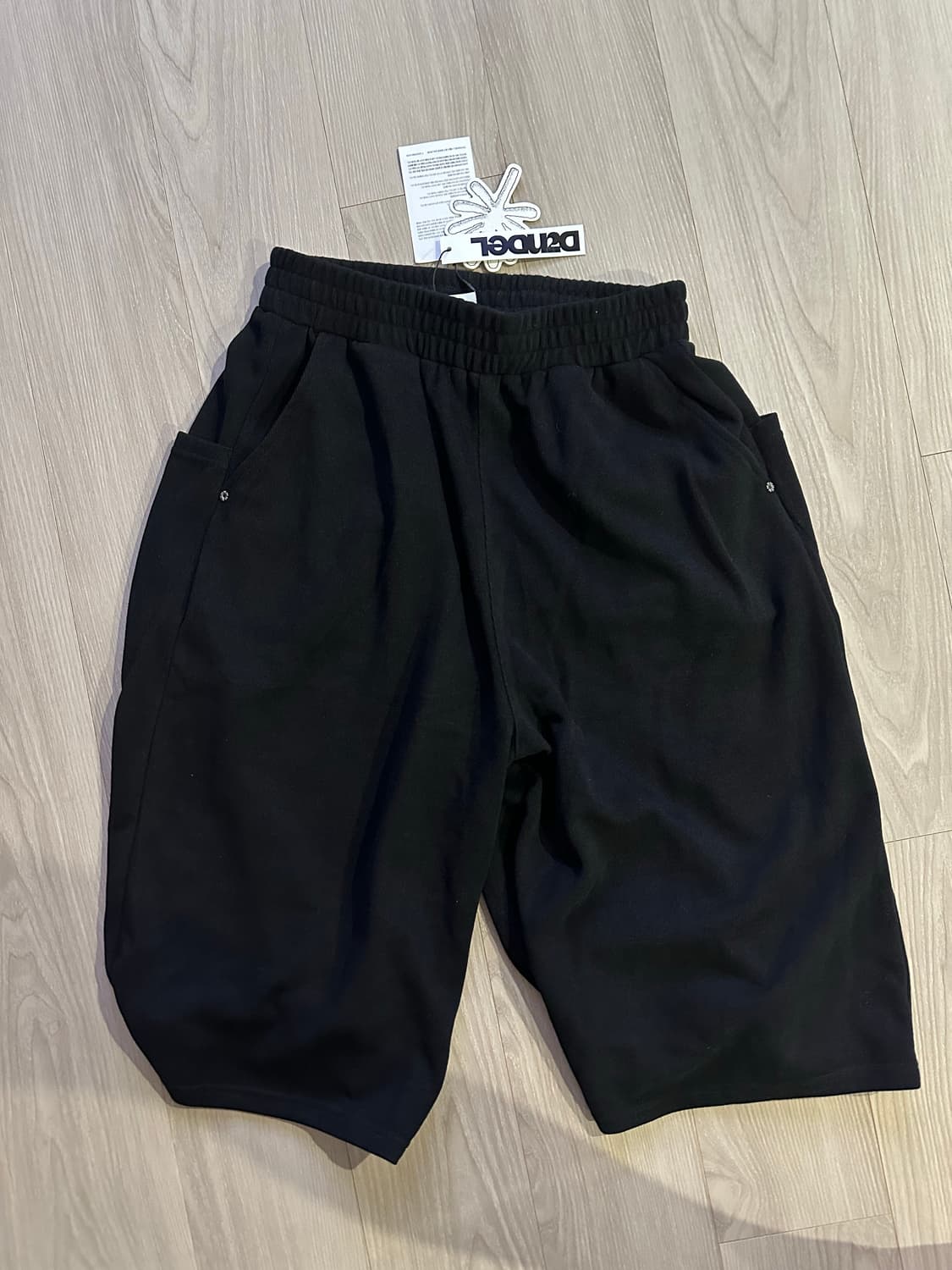 단델 DD symbol sweat bermuda pants 상품이미지3