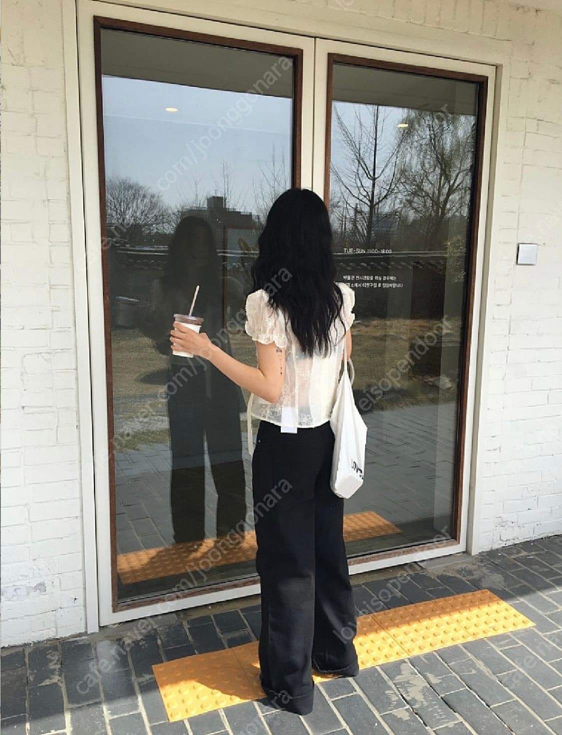 미트미 미닝아웃 퍼프 꽃 타이 블라우스 상품이미지6