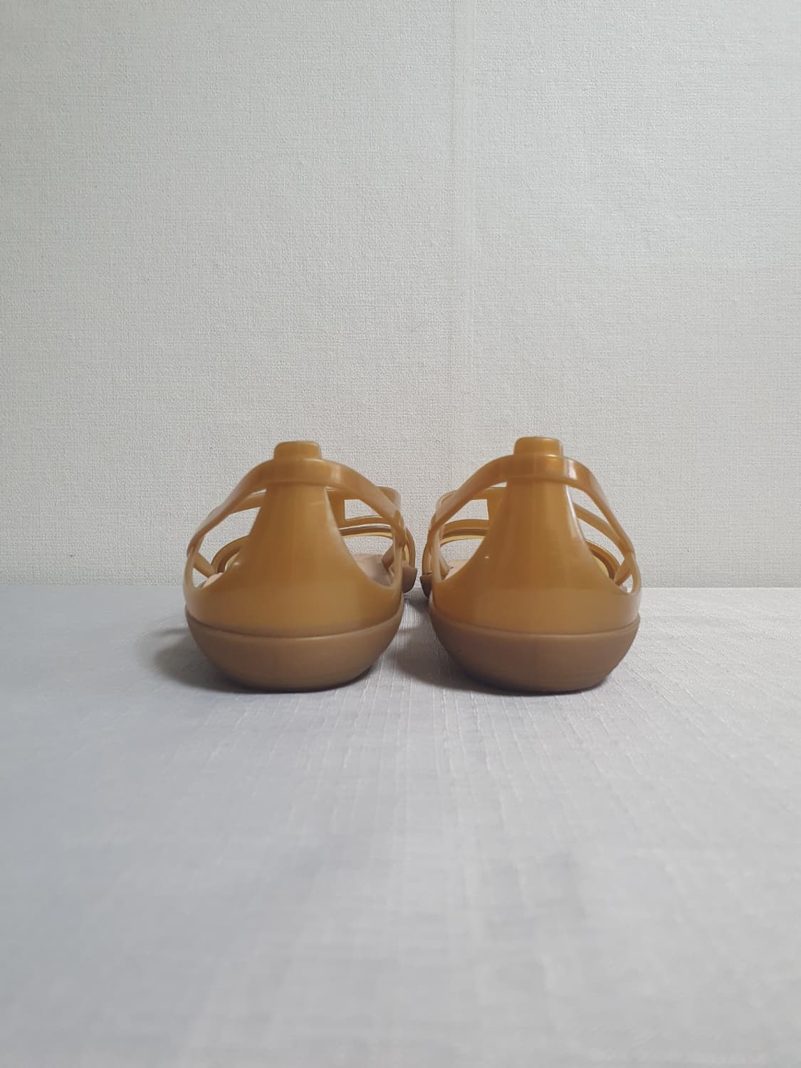 크록스 이자벨라 컷 스트래피 브론즈 샌들 250mm 상품이미지3