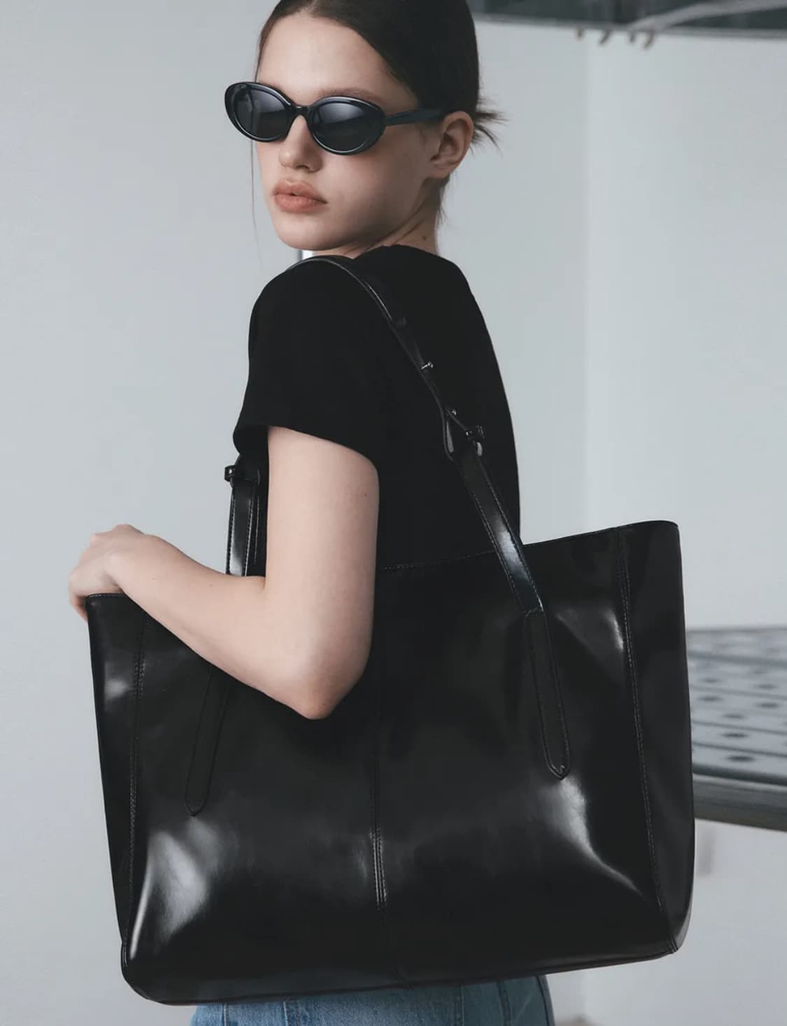 레더리 글로시 투웨이 쇼퍼백 블랙  상품이미지2