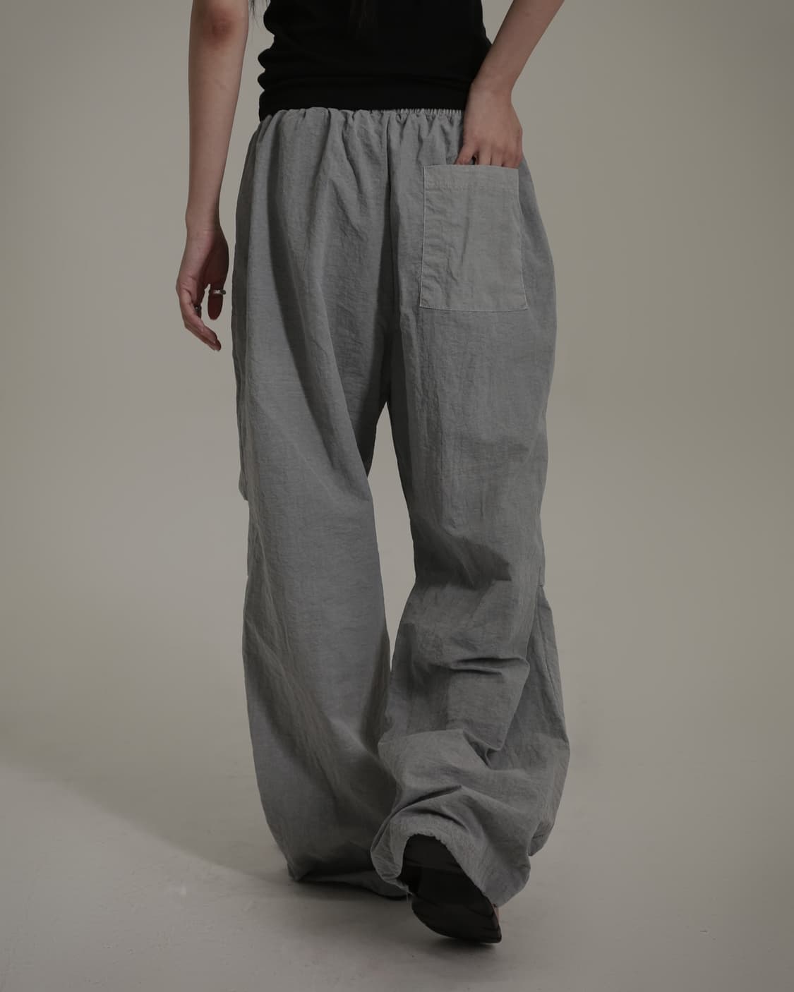 여운코리아 피그먼트 파라슈트 팬츠 (그레이) 상품이미지3