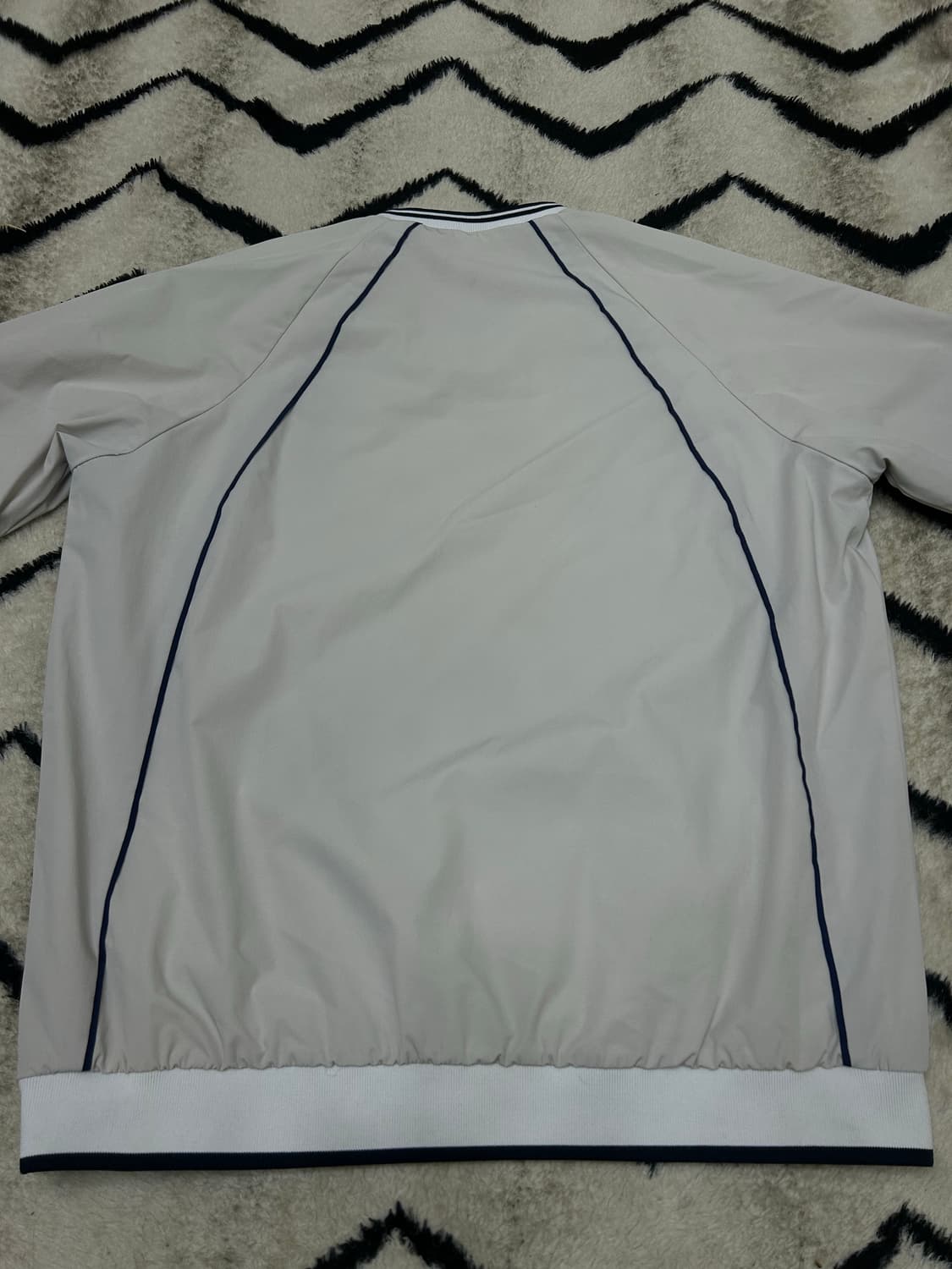 [L]골스튜디오 나일론 V넥 웜업 상품이미지3