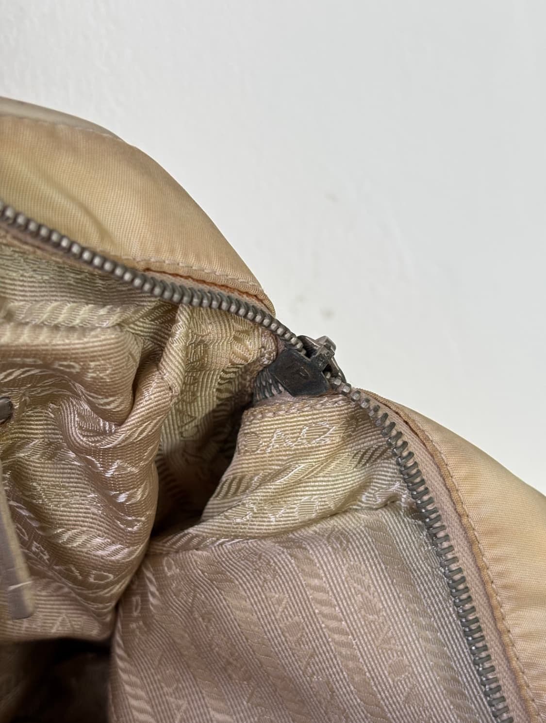 프라다 포코노 나일론 미니 보스턴 상품이미지8