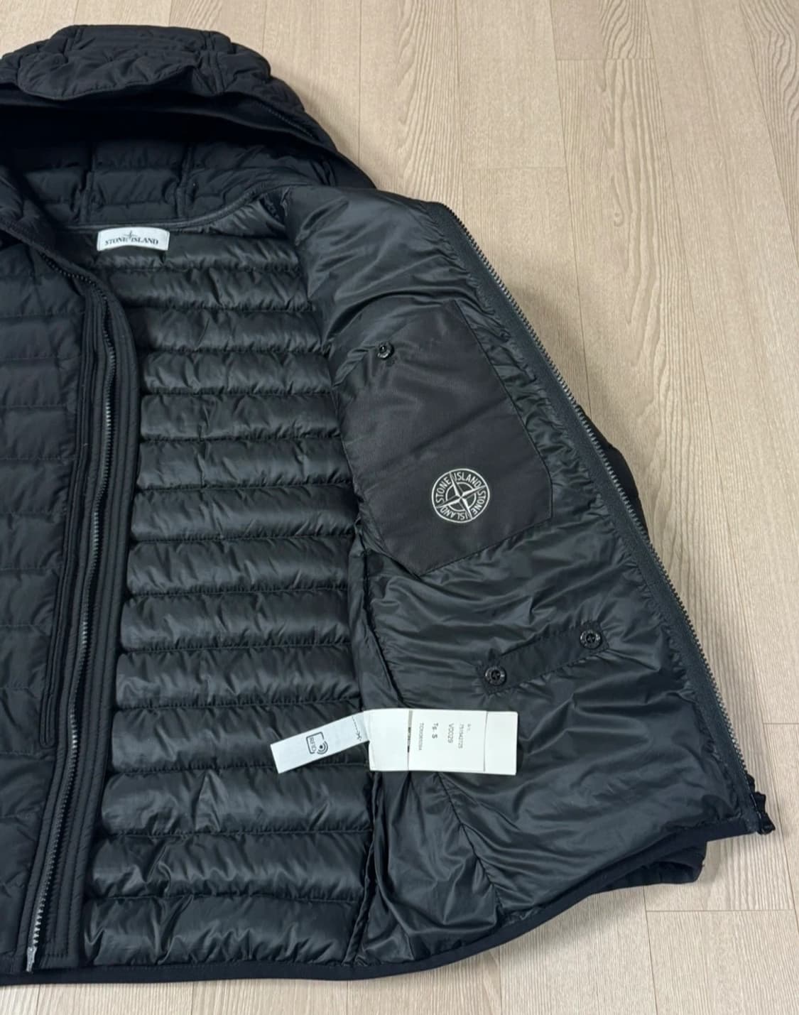 21FW 스톤아일랜드 룸우븐(나일론텔라) 경량패딩 상품이미지2