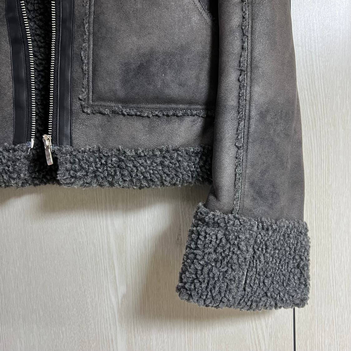 러부이즈트루 크롭 무스탕 새제품 상품이미지3