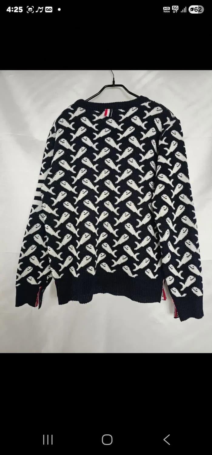 톰브라운 시그니처 아이템인 사선 완장니트 상품이미지2