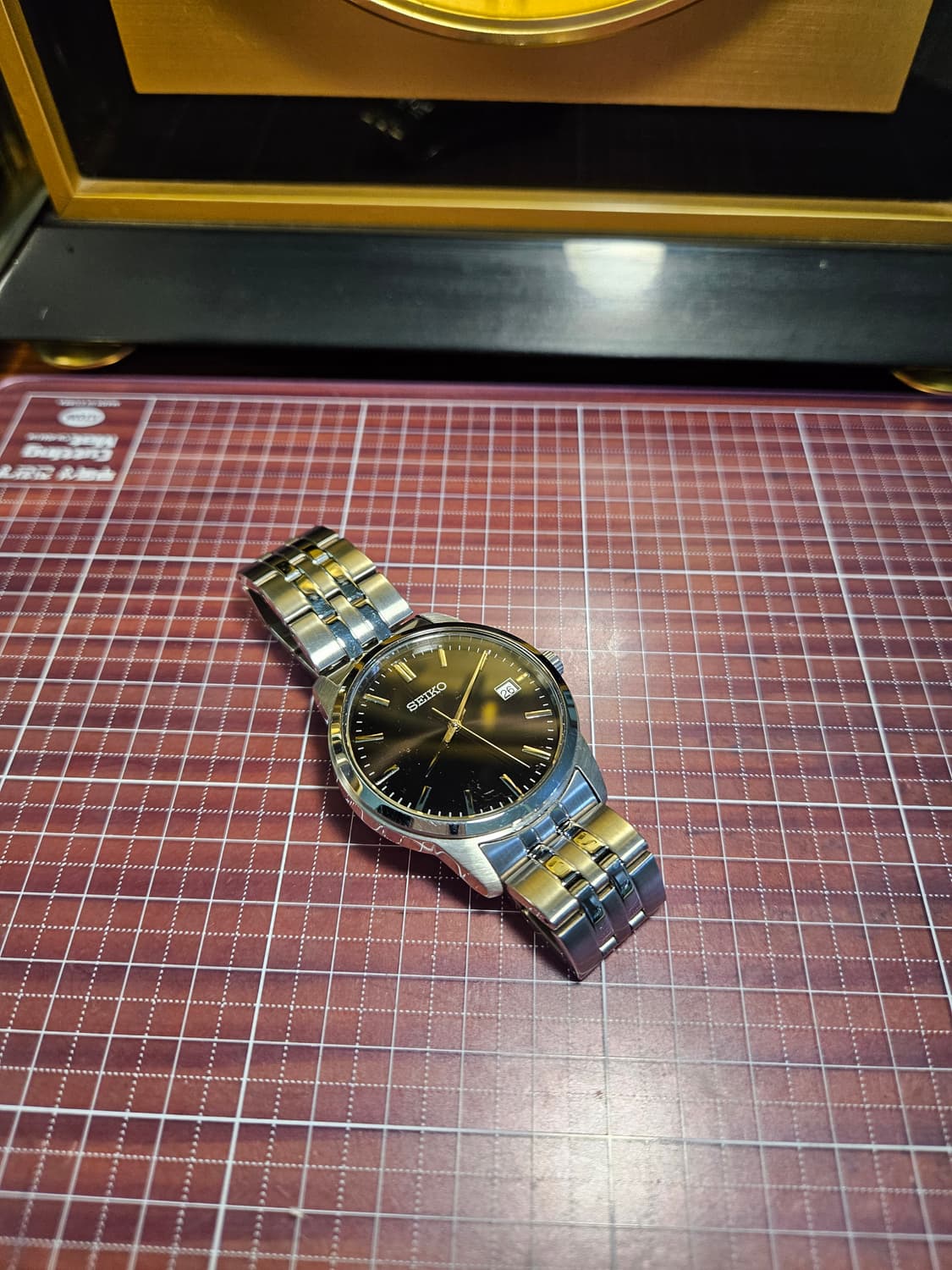 세이코 남성 칼침핸즈 쿼츠 시계 (40mm) 상품이미지6