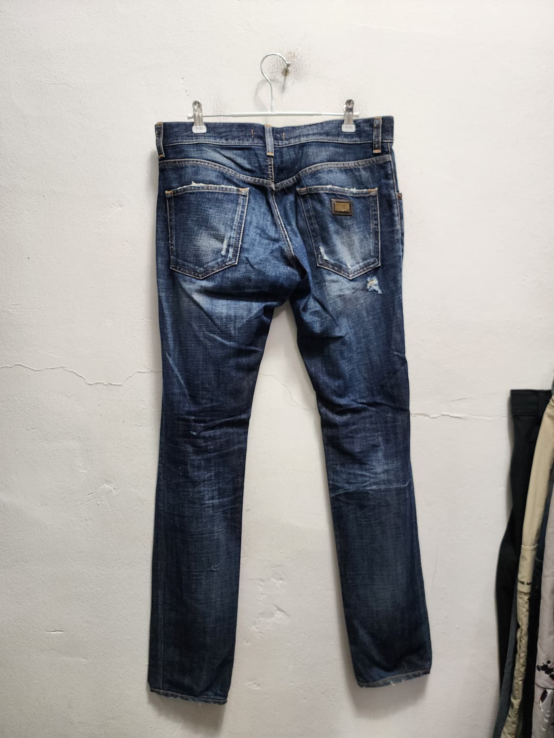 돌체앤가바나 데미지 스틸로고 워싱 청바지 상품이미지2