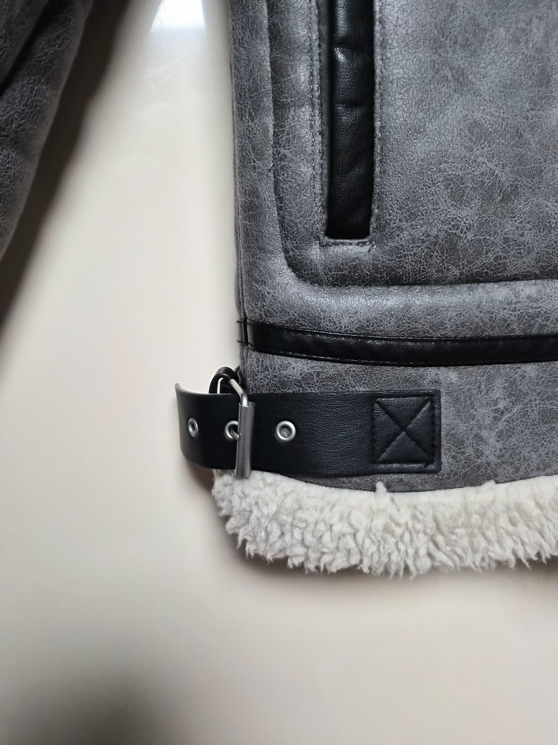 ZARA 여성 인조가죽 무스탕 자켓 S size 상품이미지4