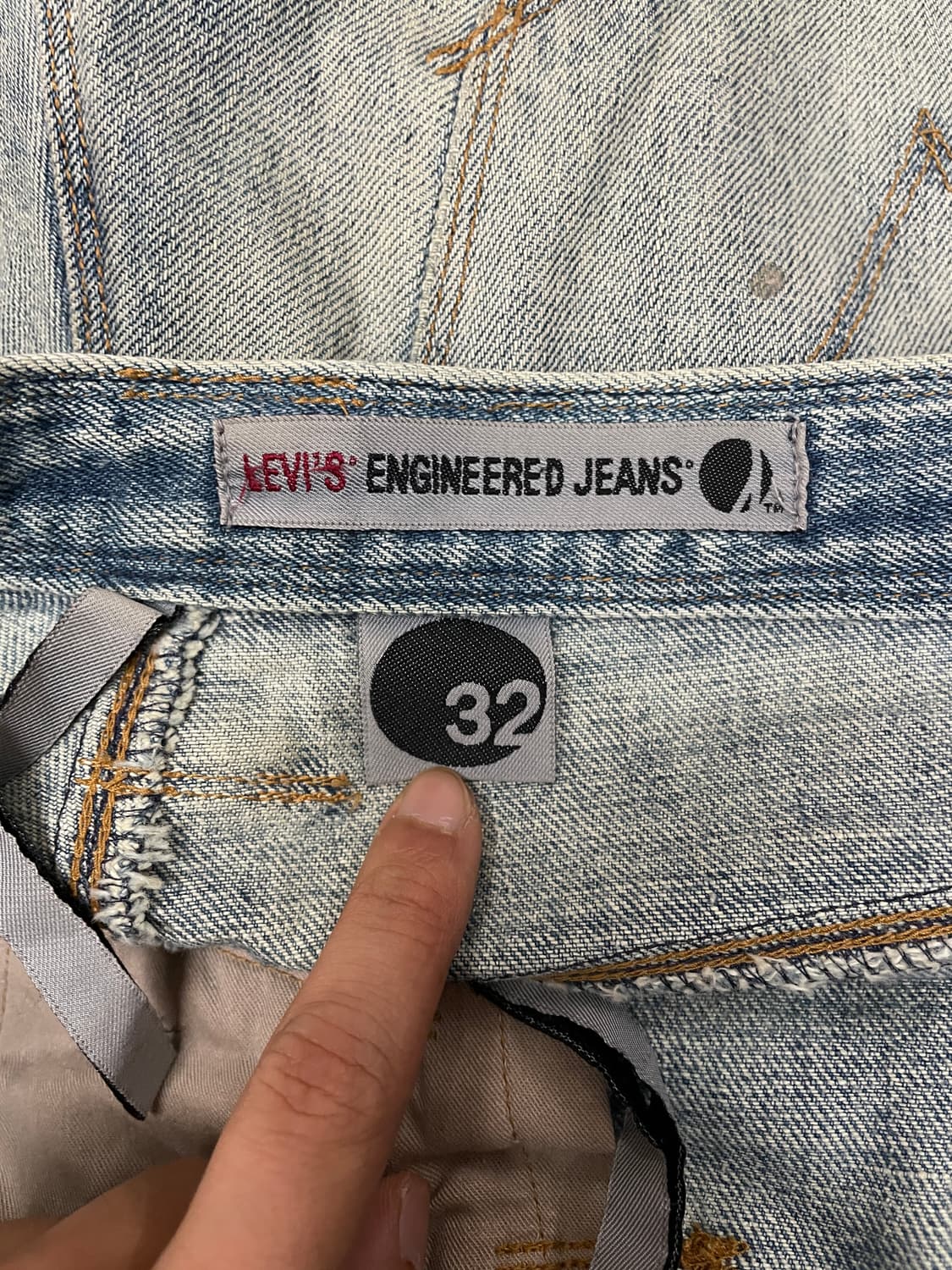 [32] 90s Levis 리바이스 엔지니어드진 1세대 스컬 자수 청바지 상품이미지5