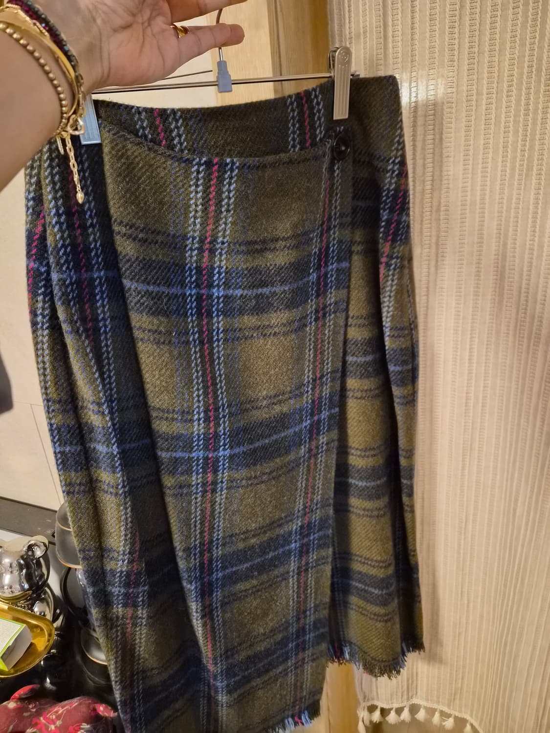 카키 체크 치마 상품이미지1