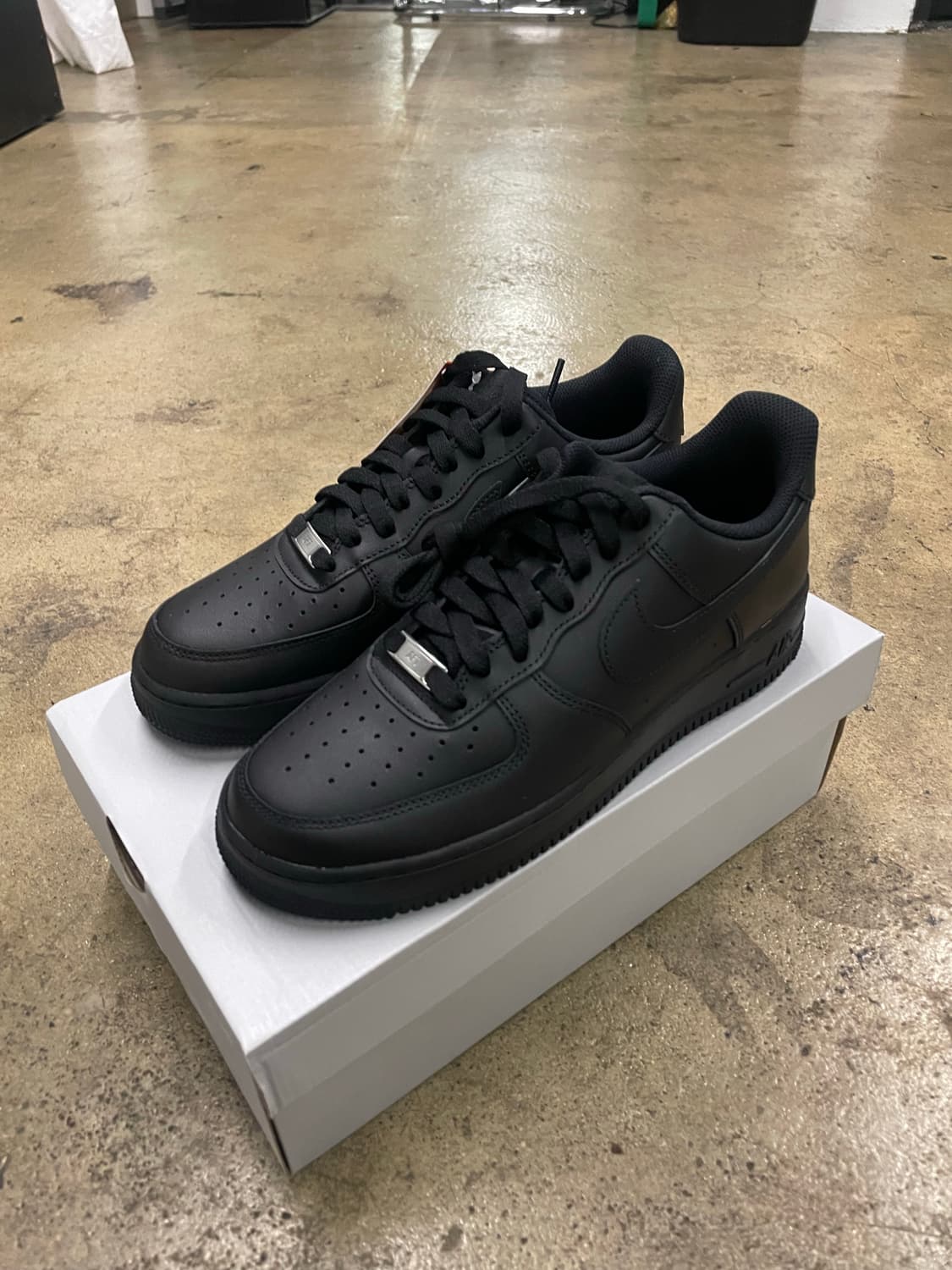 나이키 에어포스 1 ‘07 블랙/블랙(새 제품) 상품이미지1