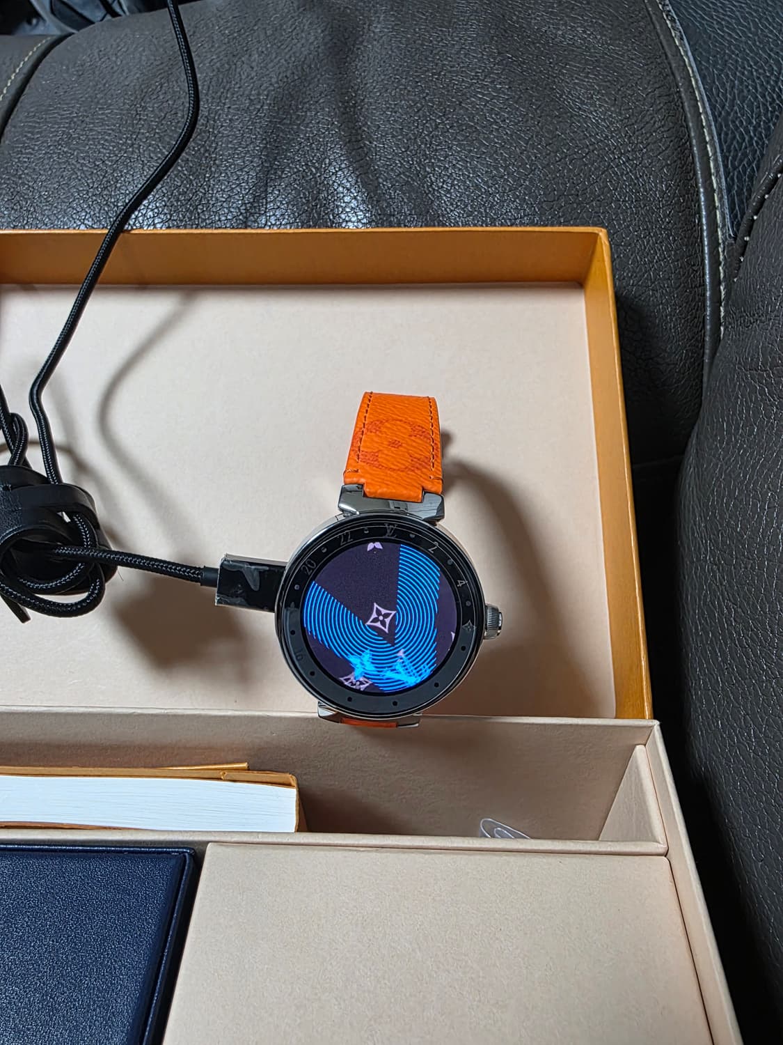 정품 루이비통 Tambour Horizon V2 스마트워치 2개 1세트  상품이미지5