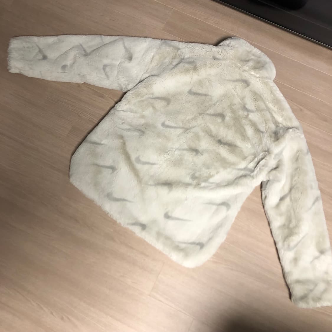 나이키 루즈핏 페이크 퍼 자켓 상품이미지5