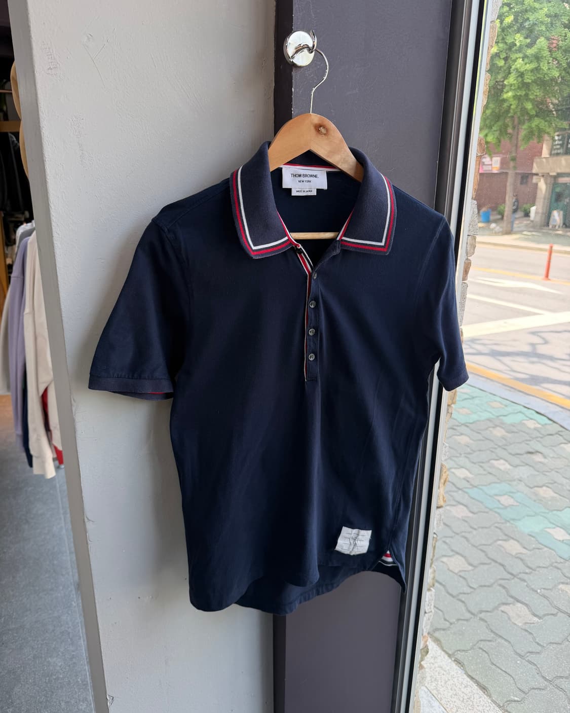 2/ 톰브라운 카라 포인트 폴로 반팔 상품이미지2