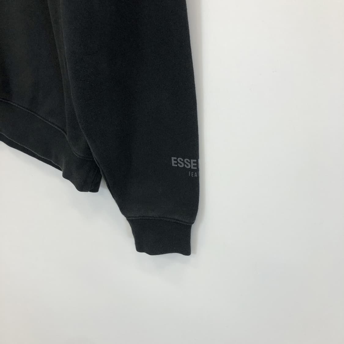 피오갓 에센셜 블랙 스웻셔츠 S 상품이미지2