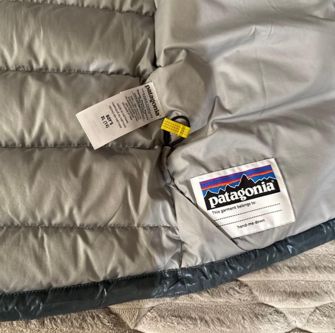 파타고니아 경량패딩 Boys XL 상품이미지3