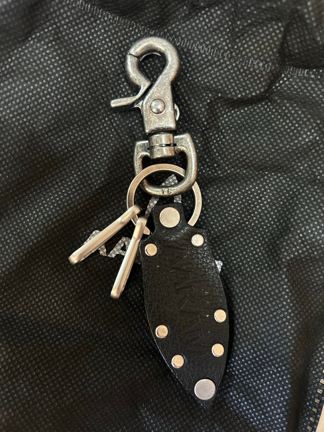 아캄 키링 skull studded leather keyring  상품이미지2