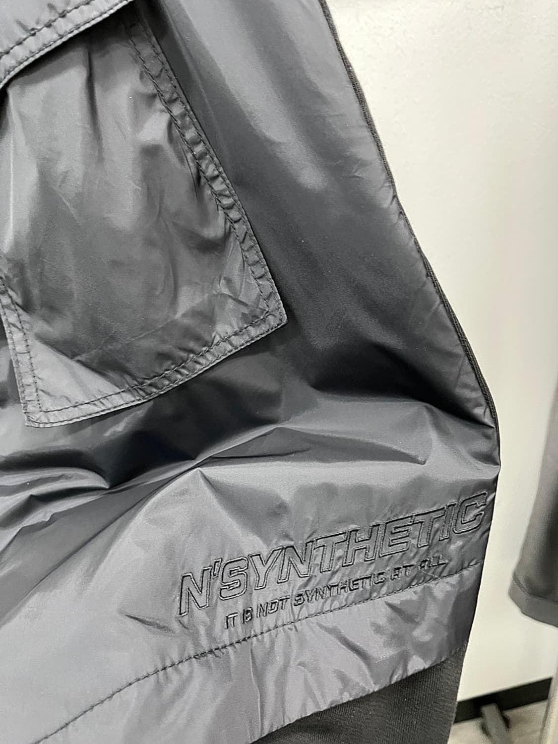 34) 준지 백나일론 조거팬츠  상품이미지8