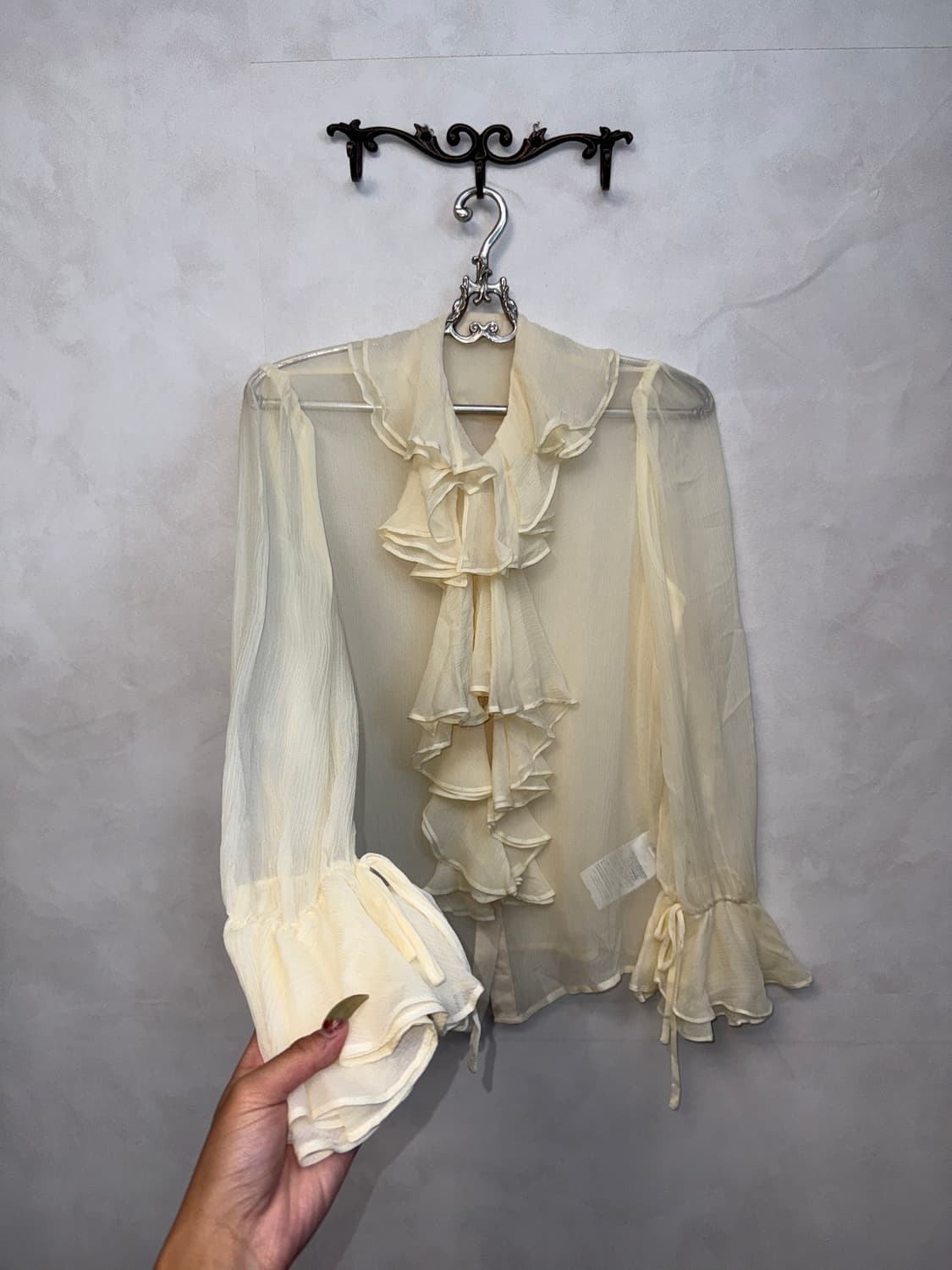 Ivory ruffle button silk blouse  상품이미지2