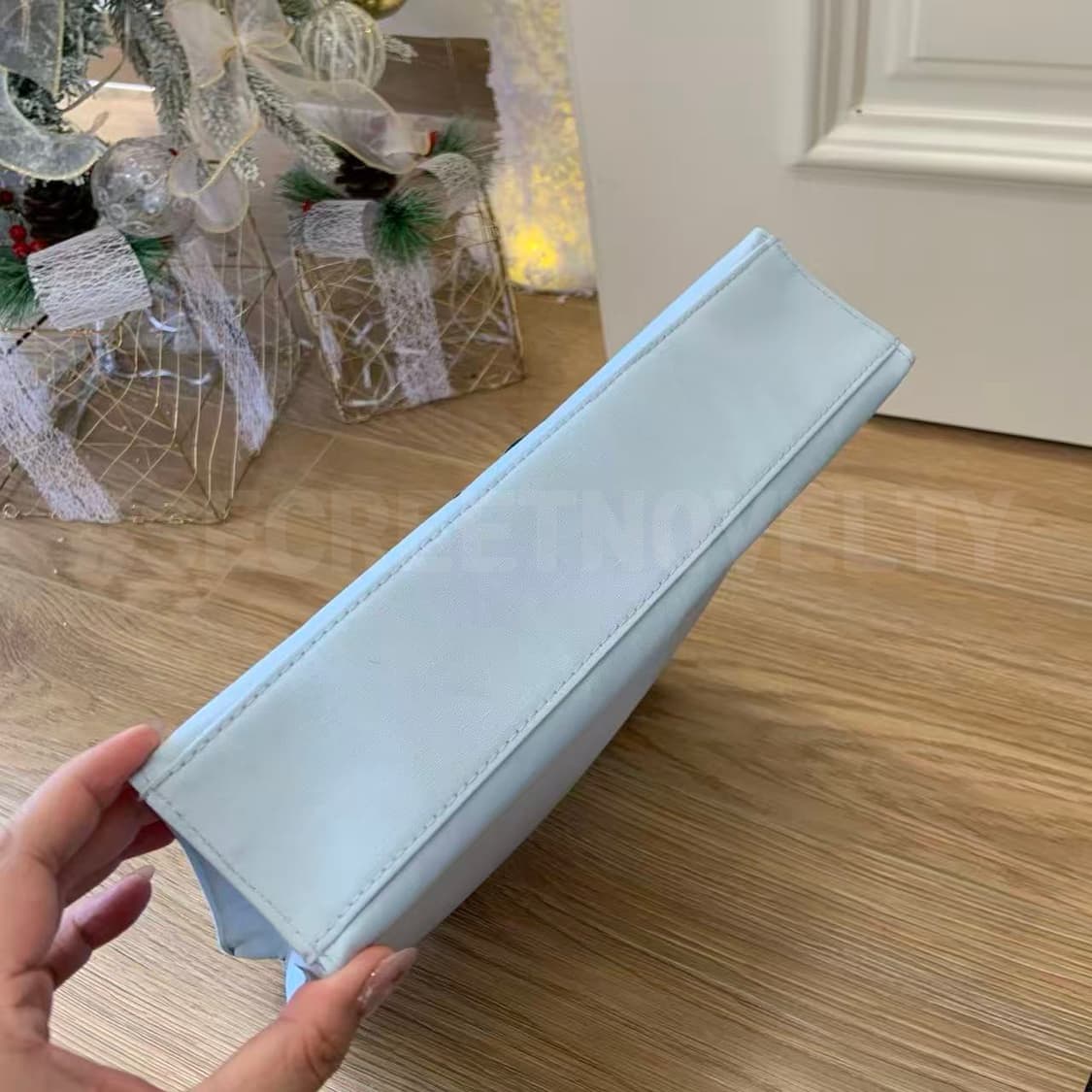 미우미우뷰티 신상 블루 토드백 증정 VIP 상품이미지9