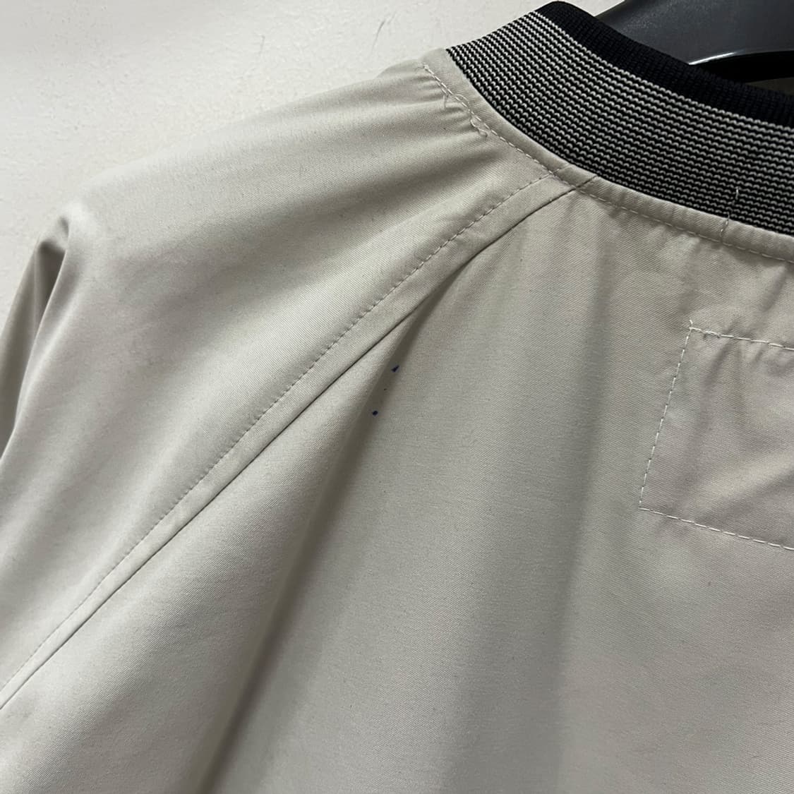 나이키 올드스쿨 베이지 언발란스 브이넥 바람막이 웜업 L 상품이미지4