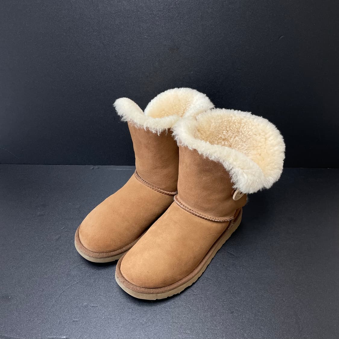 [250] UGG 어그 베일리 버튼 II 상품이미지7