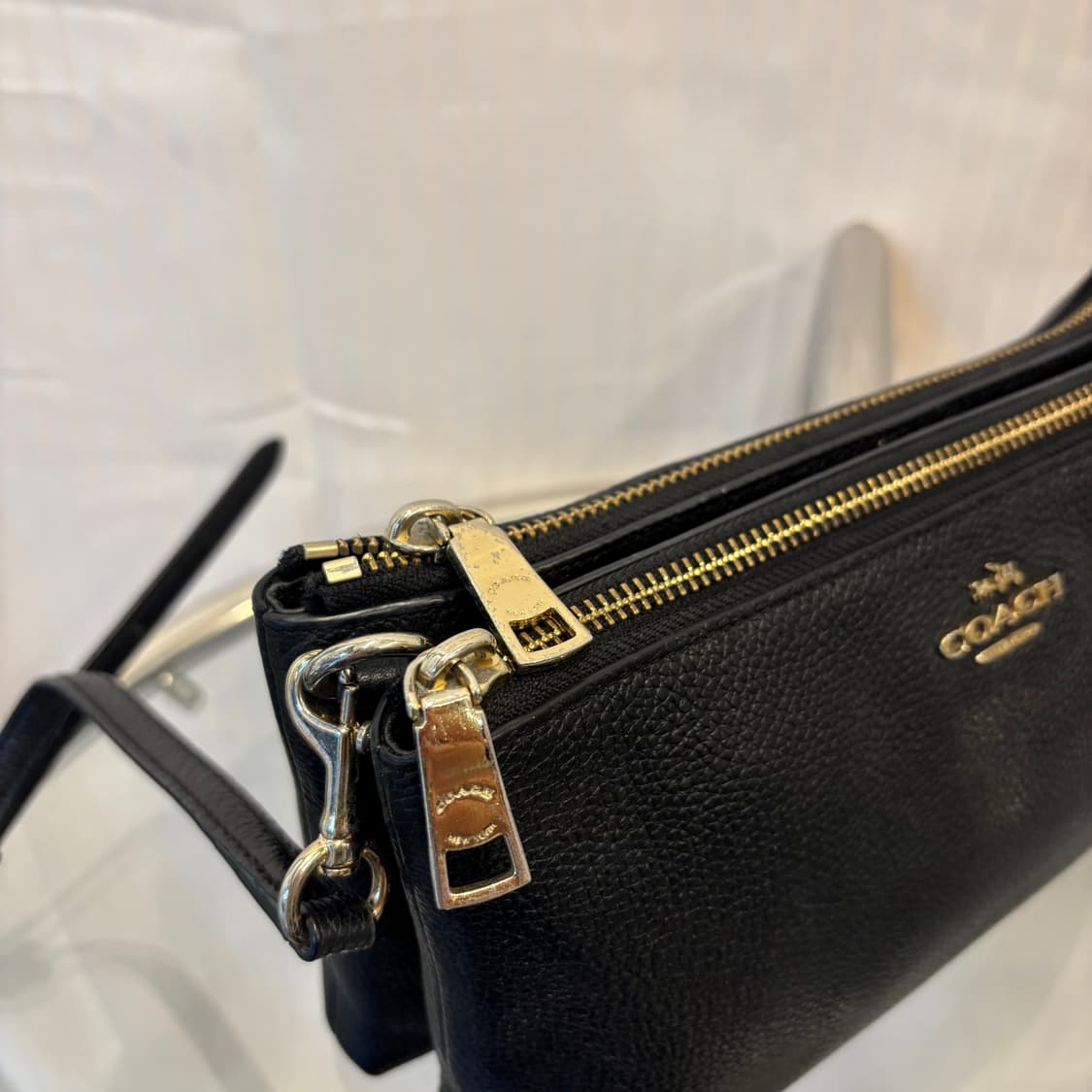 정품 코치 가죽 크로스백     상품이미지5