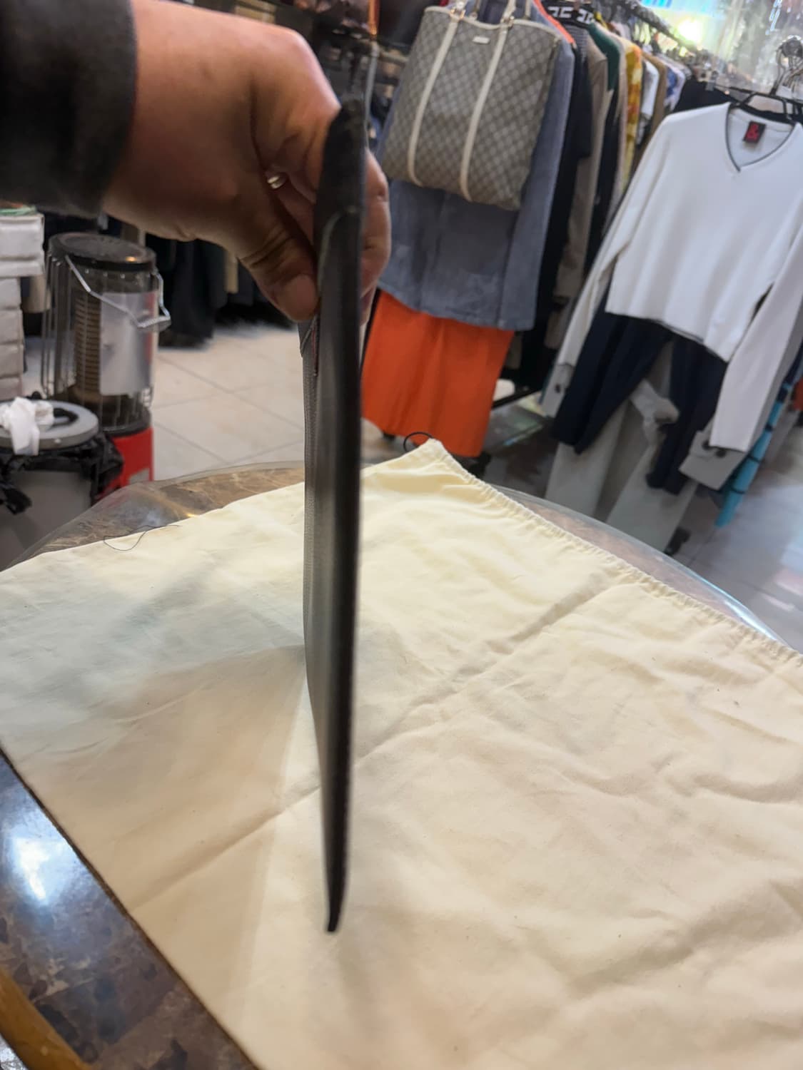 정품 톰브라운 삼색스티지 블랙레더 클러치 팝니다 상품이미지4