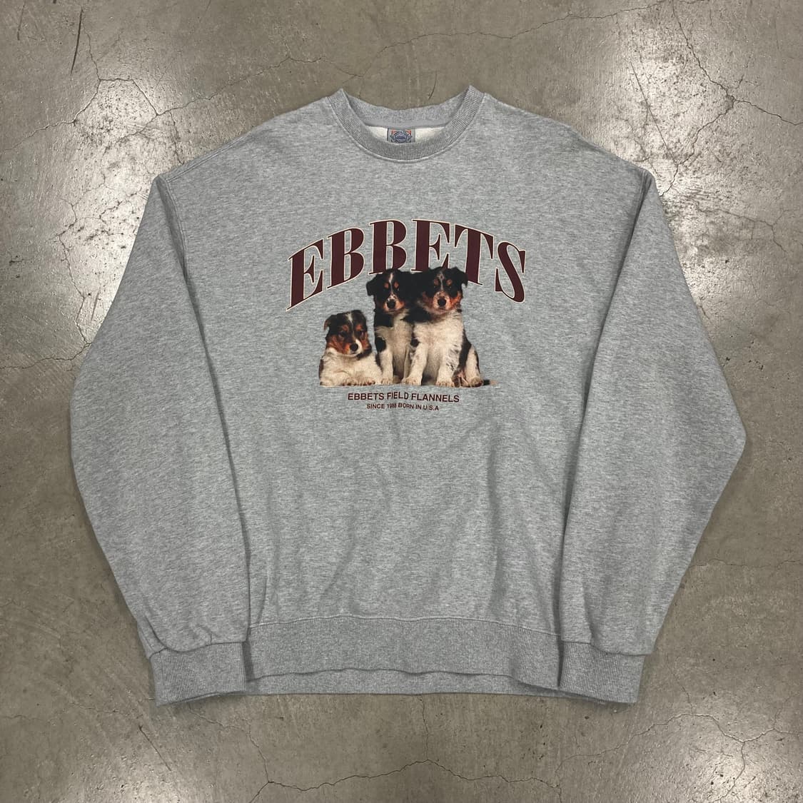 이벳필드 그레이 컬러 강아지 프린팅 빅로고 맨투맨 상품이미지1