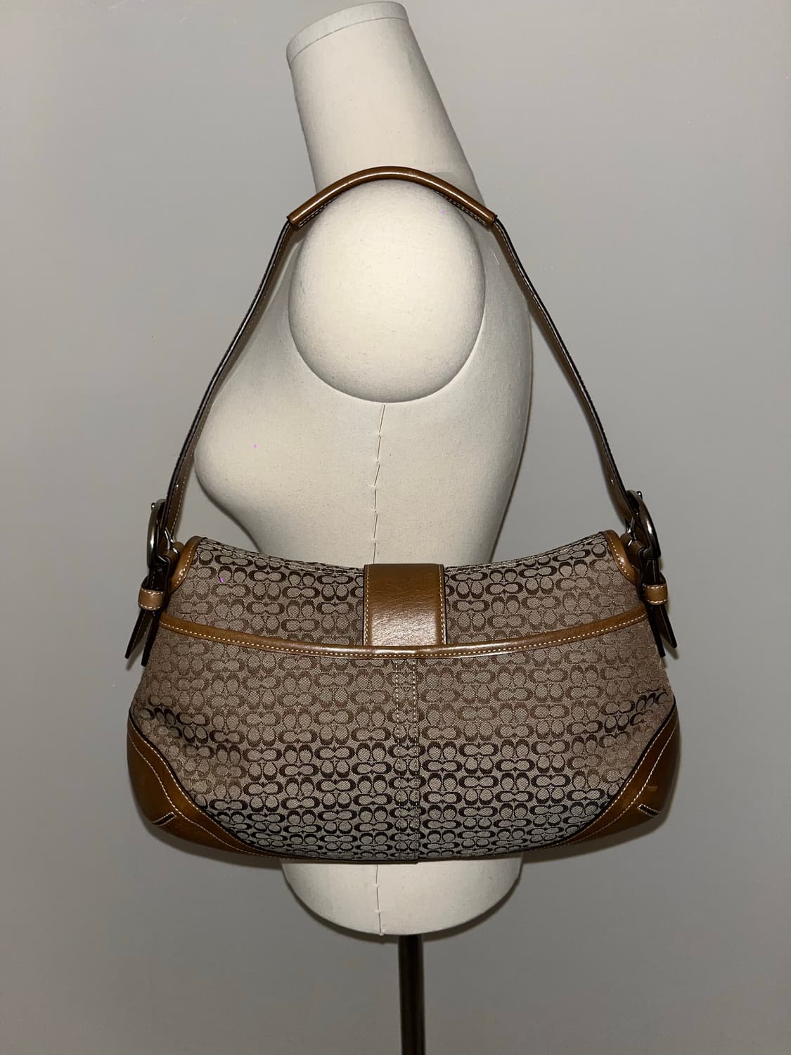 Coach Beige Basic Design Shoulder Bag 상품이미지4