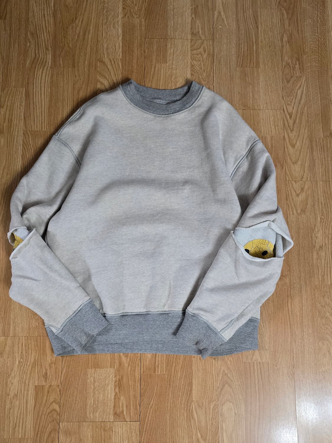 캬피탈 스마일 엘보우 스웻셔츠 맨투맨 상품이미지1