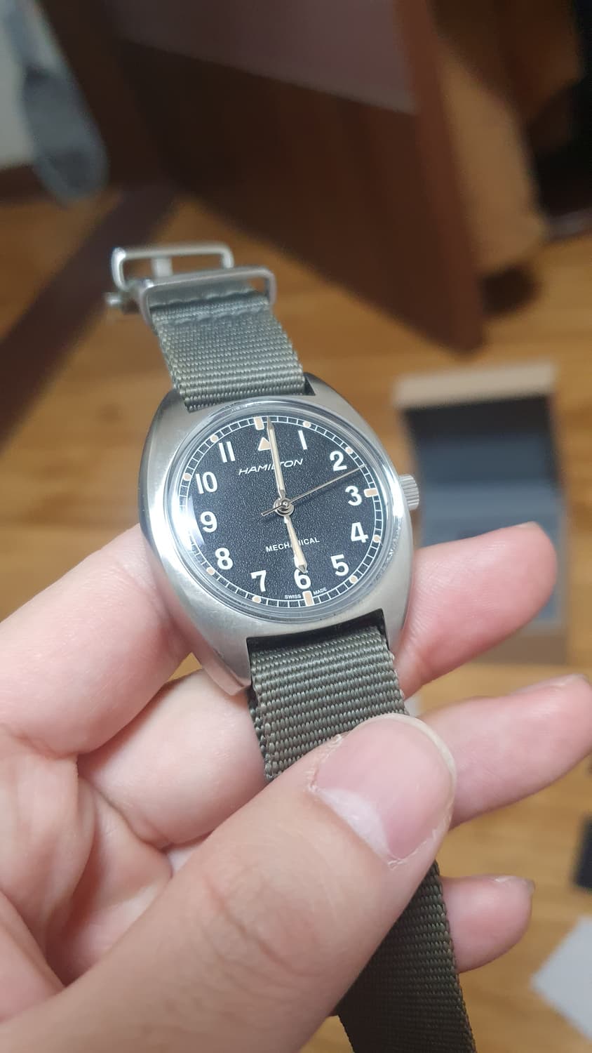 해밀턴 w10 카키 에비에이션 상품이미지1