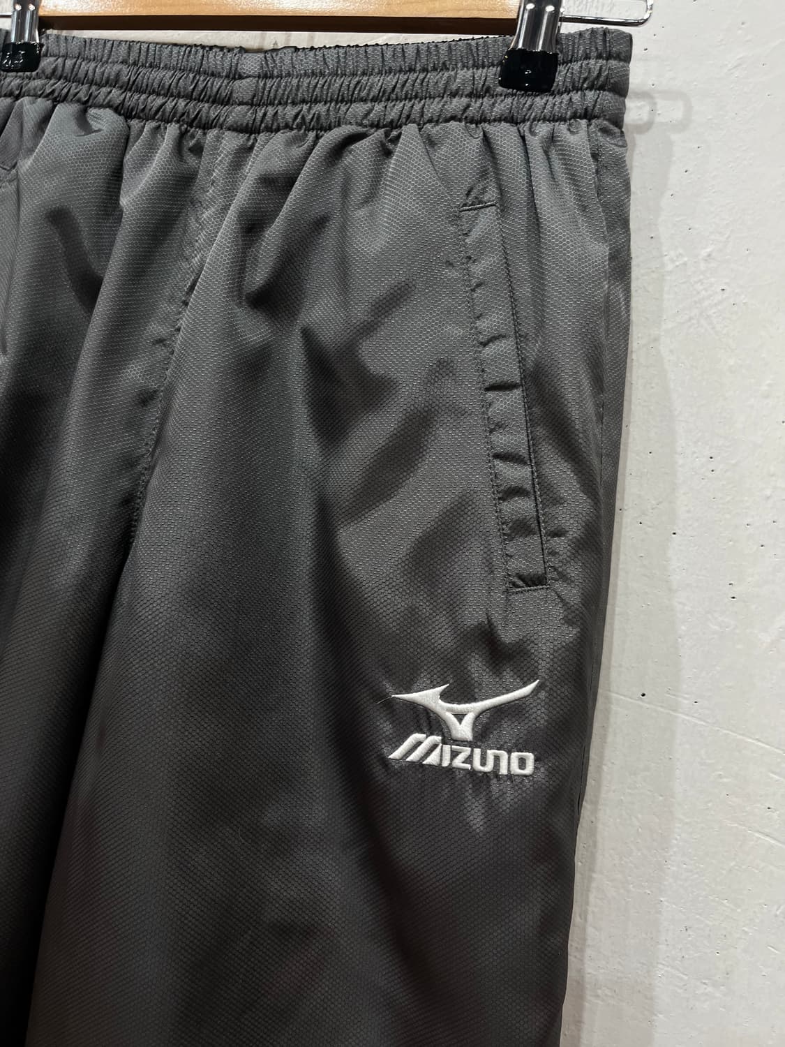 미즈노 로고 트랙팬츠 29 상품이미지2