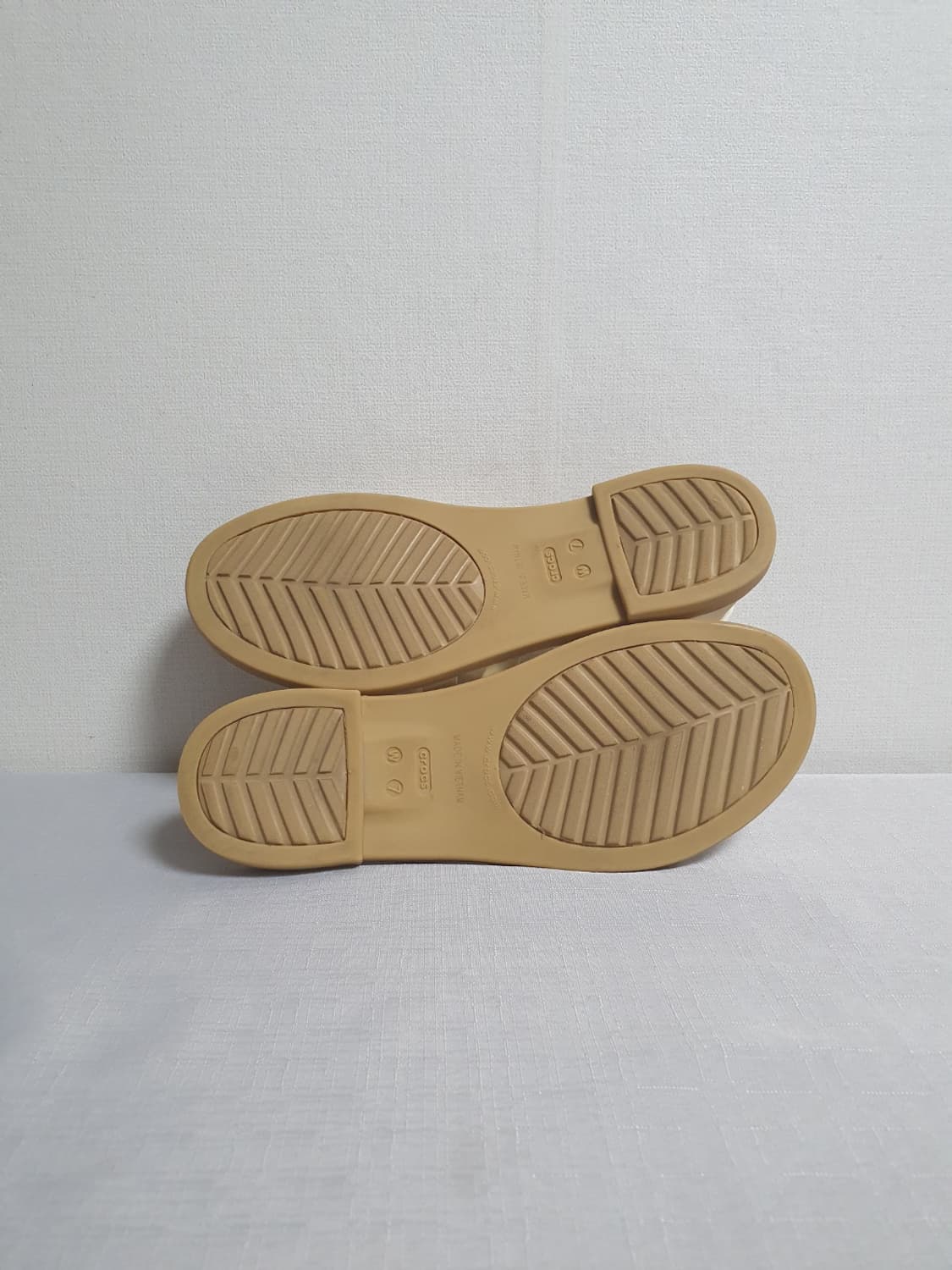 240mm 크록스 툴룸 오픈 플랫 샌들 오이스터 탄 상품이미지8