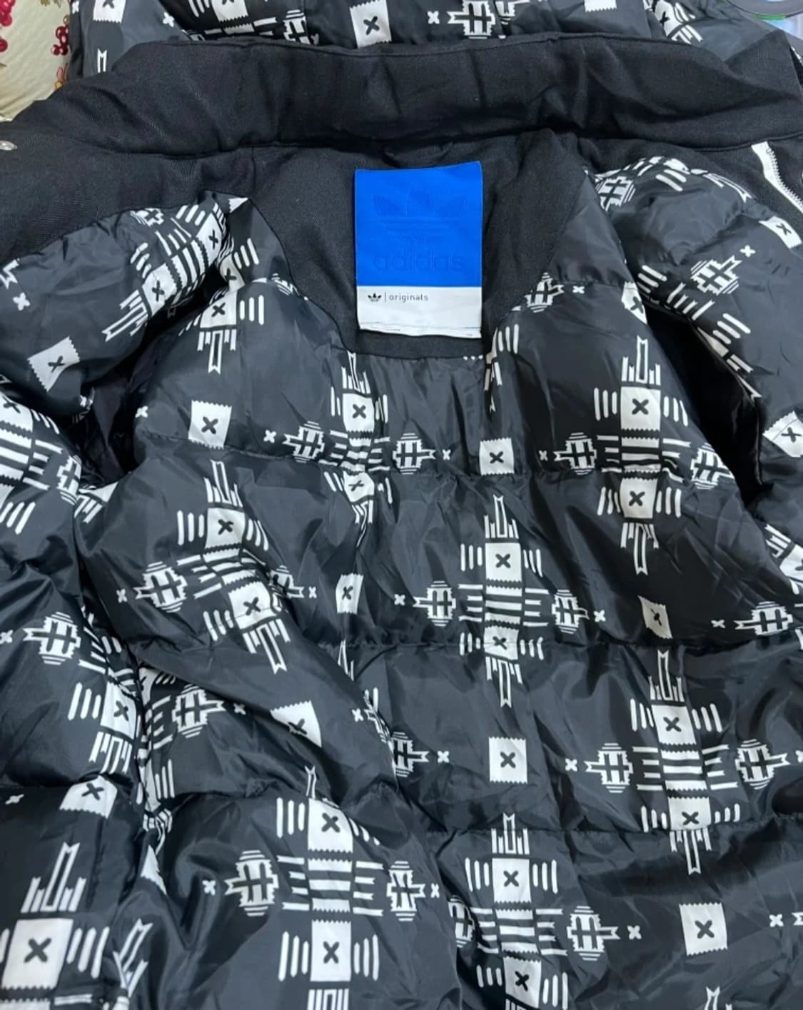 아디다스오리지날 남여공용 덕다운후드패딩점퍼

 상품이미지4