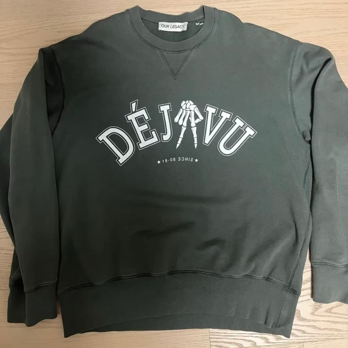아워레가시 DEJAVU 스웻셔츠 카키 상품이미지1